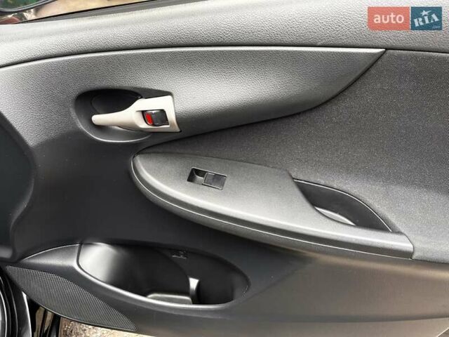 Черный Тойота Королла, объемом двигателя 1.59 л и пробегом 177 тыс. км за 7000 $, фото 12 на Automoto.ua