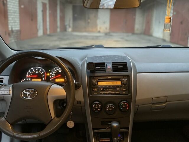 Чорний Тойота Королла, об'ємом двигуна 1.8 л та пробігом 204 тис. км за 5299 $, фото 10 на Automoto.ua