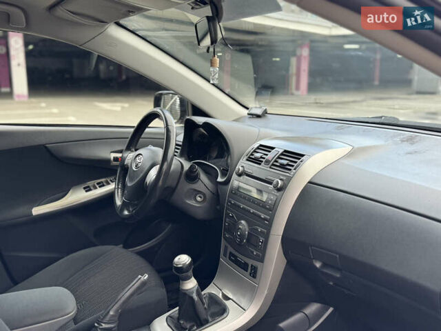 Черный Тойота Королла, объемом двигателя 1.6 л и пробегом 223 тыс. км за 6000 $, фото 8 на Automoto.ua