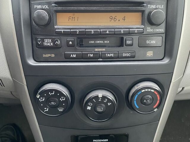 Черный Тойота Королла, объемом двигателя 1.8 л и пробегом 207 тыс. км за 5350 $, фото 10 на Automoto.ua