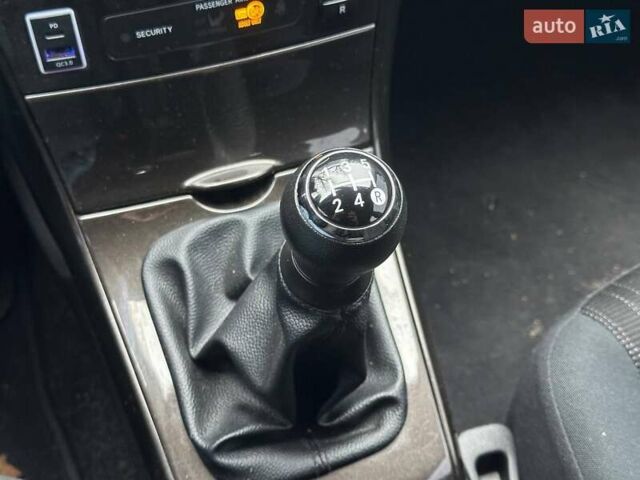 Черный Тойота Королла, объемом двигателя 1.6 л и пробегом 316 тыс. км за 6990 $, фото 18 на Automoto.ua