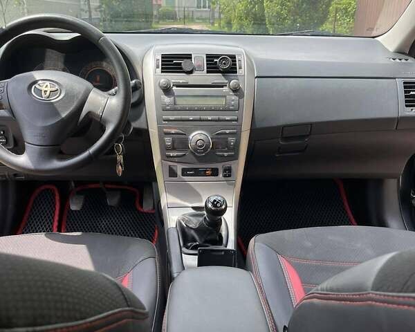 Черный Тойота Королла, объемом двигателя 1.6 л и пробегом 223 тыс. км за 6500 $, фото 7 на Automoto.ua