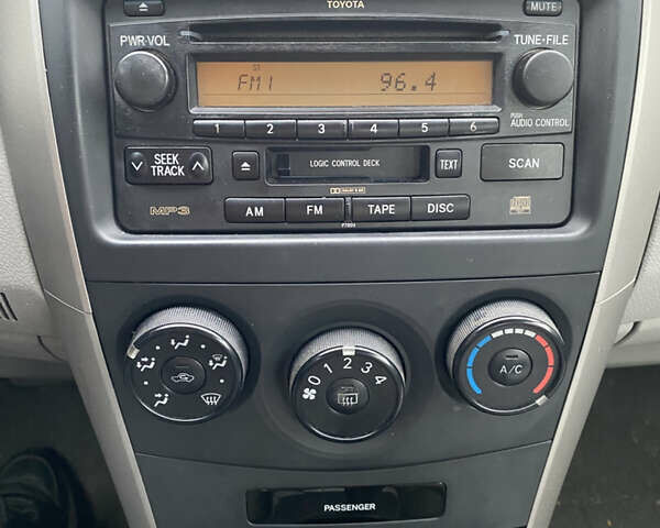 Черный Тойота Королла, объемом двигателя 1.8 л и пробегом 206 тыс. км за 5700 $, фото 11 на Automoto.ua