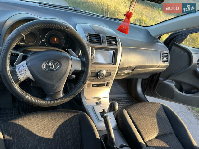 Черный Тойота Королла, объемом двигателя 1.6 л и пробегом 230 тыс. км за 6500 $, фото 9 на Automoto.ua