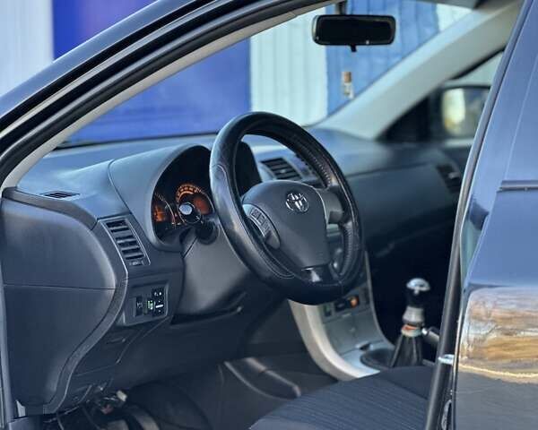 Черный Тойота Королла, объемом двигателя 1.6 л и пробегом 380 тыс. км за 4499 $, фото 9 на Automoto.ua