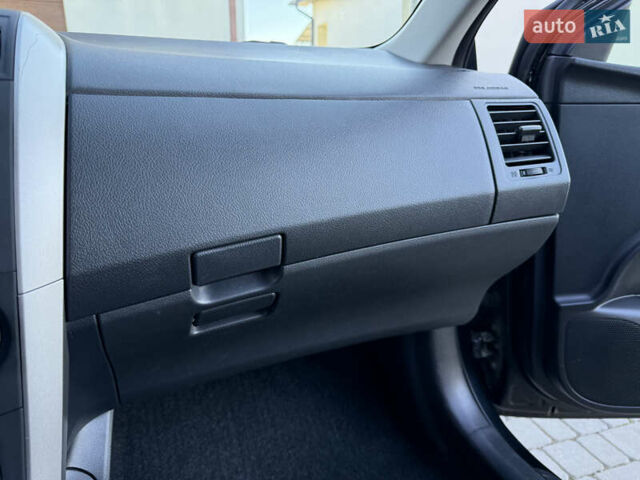Черный Тойота Королла, объемом двигателя 1.6 л и пробегом 147 тыс. км за 6999 $, фото 69 на Automoto.ua