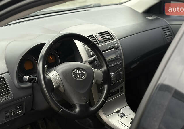 Чорний Тойота Королла, об'ємом двигуна 1.6 л та пробігом 207 тис. км за 6300 $, фото 17 на Automoto.ua