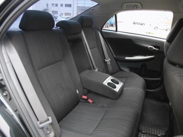 Чорний Тойота Королла, об'ємом двигуна 1.6 л та пробігом 272 тис. км за 6200 $, фото 8 на Automoto.ua