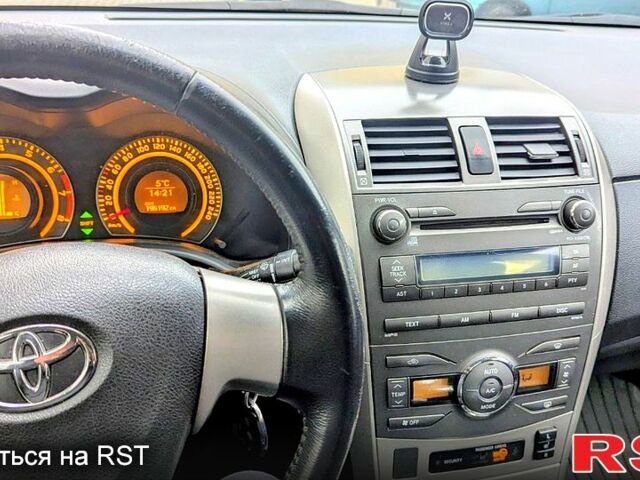 Чорний Тойота Королла, об'ємом двигуна 1.6 л та пробігом 197 тис. км за 6000 $, фото 10 на Automoto.ua