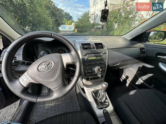 Черный Тойота Королла, объемом двигателя 1.6 л и пробегом 319 тыс. км за 7000 $, фото 7 на Automoto.ua