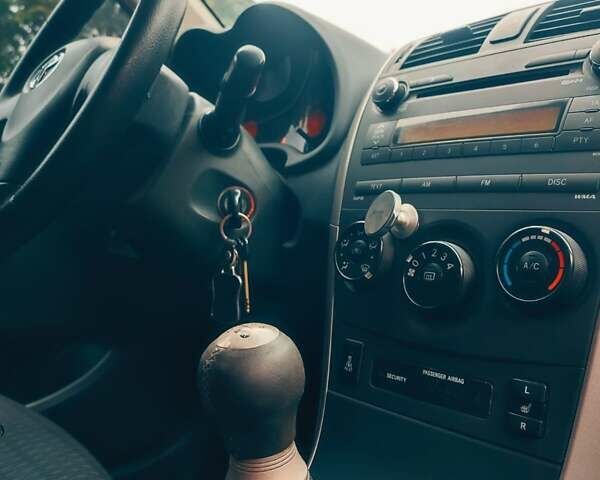 Черный Тойота Королла, объемом двигателя 1.36 л и пробегом 260 тыс. км за 6200 $, фото 17 на Automoto.ua