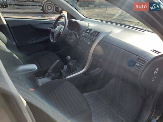 Черный Тойота Королла, объемом двигателя 1.6 л и пробегом 223 тыс. км за 7200 $, фото 6 на Automoto.ua
