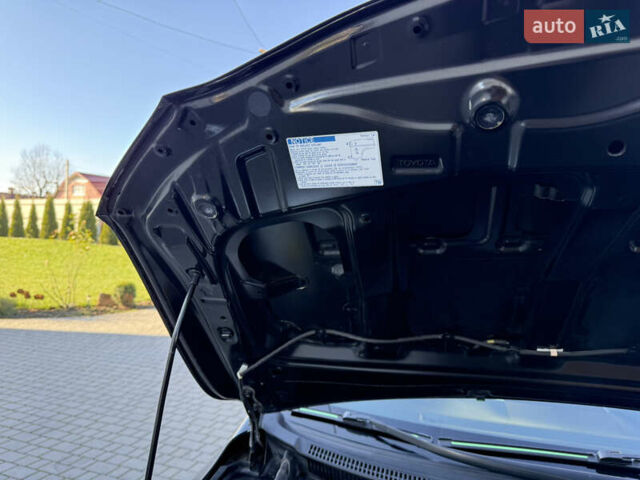 Черный Тойота Королла, объемом двигателя 1.6 л и пробегом 147 тыс. км за 6999 $, фото 87 на Automoto.ua