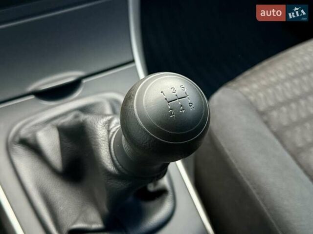 Черный Тойота Королла, объемом двигателя 1.6 л и пробегом 180 тыс. км за 6600 $, фото 17 на Automoto.ua