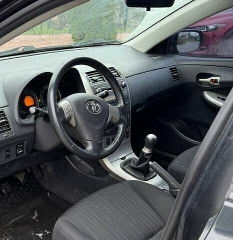 Черный Тойота Королла, объемом двигателя 1.6 л и пробегом 180 тыс. км за 5999 $, фото 19 на Automoto.ua