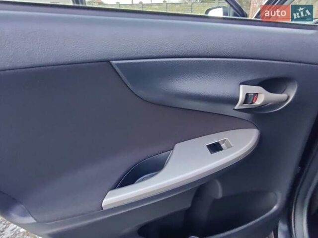 Черный Тойота Королла, объемом двигателя 1.6 л и пробегом 236 тыс. км за 7500 $, фото 27 на Automoto.ua