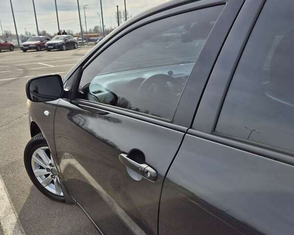 Черный Тойота Королла, объемом двигателя 1.6 л и пробегом 211 тыс. км за 6200 $, фото 2 на Automoto.ua