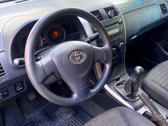 Черный Тойота Королла, объемом двигателя 1.6 л и пробегом 207 тыс. км за 7500 $, фото 3 на Automoto.ua