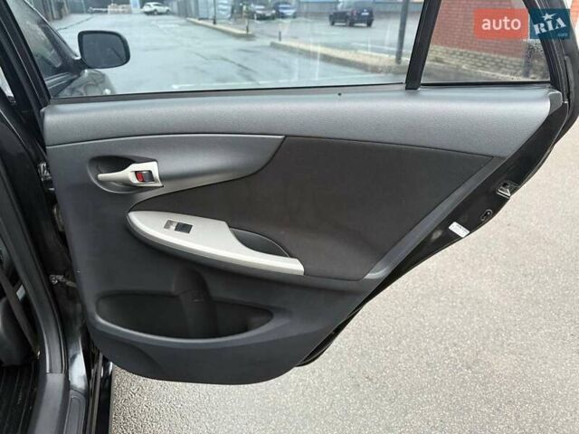 Черный Тойота Королла, объемом двигателя 1.59 л и пробегом 192 тыс. км за 9250 $, фото 25 на Automoto.ua