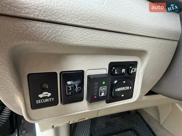 Черный Тойота Королла, объемом двигателя 1.8 л и пробегом 289 тыс. км за 7599 $, фото 3 на Automoto.ua