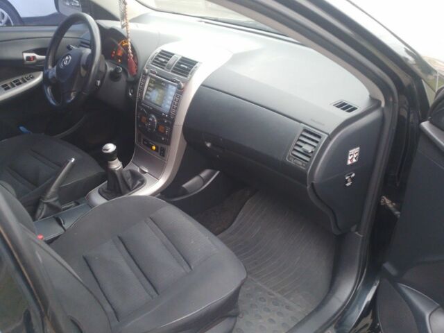 Черный Тойота Королла, объемом двигателя 1.6 л и пробегом 271 тыс. км за 7500 $, фото 6 на Automoto.ua