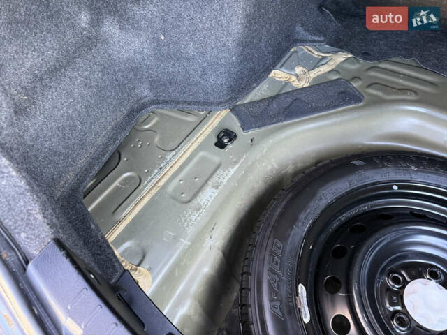 Черный Тойота Королла, объемом двигателя 1.6 л и пробегом 147 тыс. км за 6999 $, фото 81 на Automoto.ua