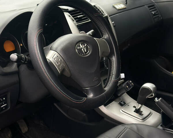 Черный Тойота Королла, объемом двигателя 1.6 л и пробегом 250 тыс. км за 8500 $, фото 6 на Automoto.ua