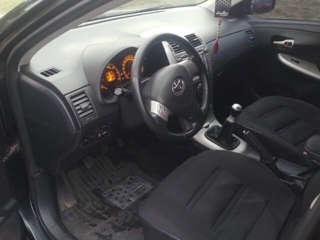 Черный Тойота Королла, объемом двигателя 1.6 л и пробегом 271 тыс. км за 7500 $, фото 4 на Automoto.ua