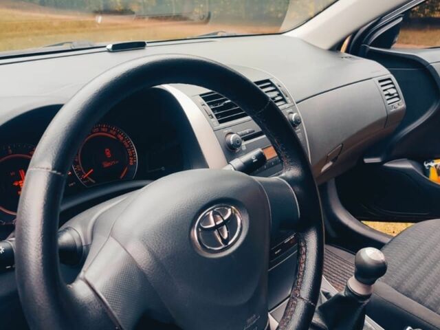 Черный Тойота Королла, объемом двигателя 1.4 л и пробегом 260 тыс. км за 6200 $, фото 6 на Automoto.ua