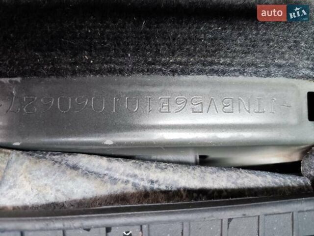 Черный Тойота Королла, объемом двигателя 1.6 л и пробегом 290 тыс. км за 7500 $, фото 19 на Automoto.ua