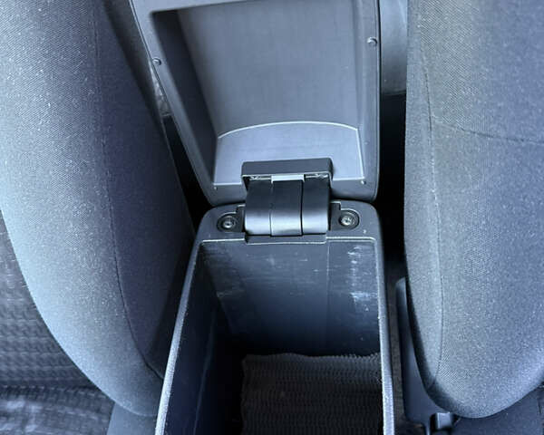 Черный Тойота Королла, объемом двигателя 1.6 л и пробегом 147 тыс. км за 6999 $, фото 106 на Automoto.ua