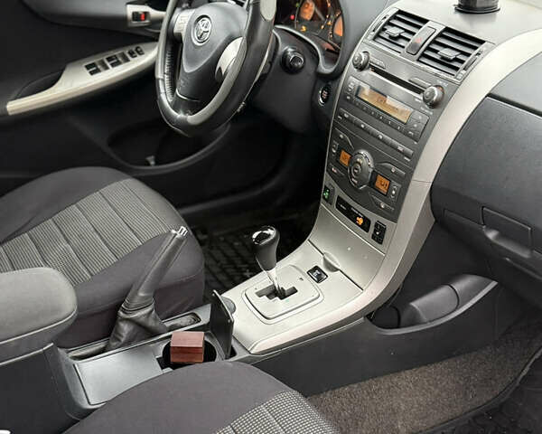 Черный Тойота Королла, объемом двигателя 1.6 л и пробегом 280 тыс. км за 6300 $, фото 10 на Automoto.ua