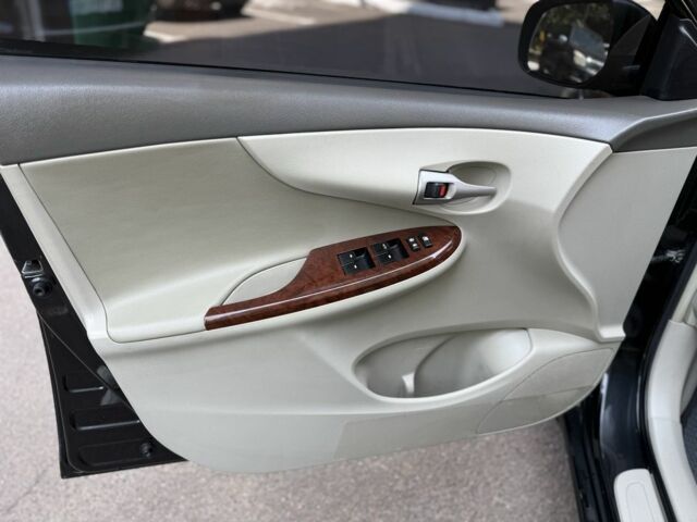 Чорний Тойота Королла, об'ємом двигуна 1.8 л та пробігом 191 тис. км за 7599 $, фото 20 на Automoto.ua