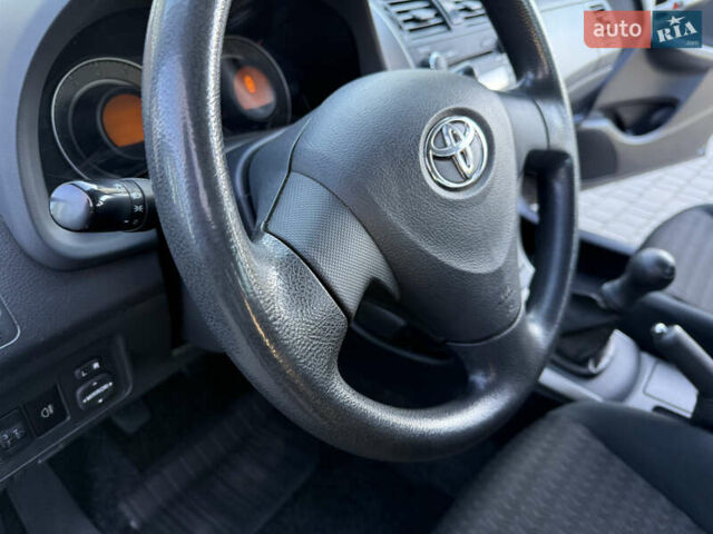 Черный Тойота Королла, объемом двигателя 1.6 л и пробегом 147 тыс. км за 6999 $, фото 55 на Automoto.ua