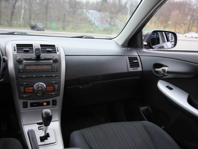 Чорний Тойота Королла, об'ємом двигуна 1.6 л та пробігом 272 тис. км за 6200 $, фото 13 на Automoto.ua