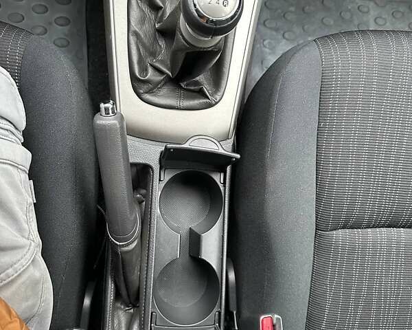 Чорний Тойота Королла, об'ємом двигуна 1.6 л та пробігом 49 тис. км за 9999 $, фото 25 на Automoto.ua