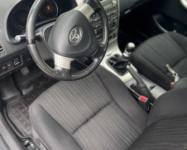 Черный Тойота Королла, объемом двигателя 1.8 л и пробегом 213 тыс. км за 7300 $, фото 15 на Automoto.ua