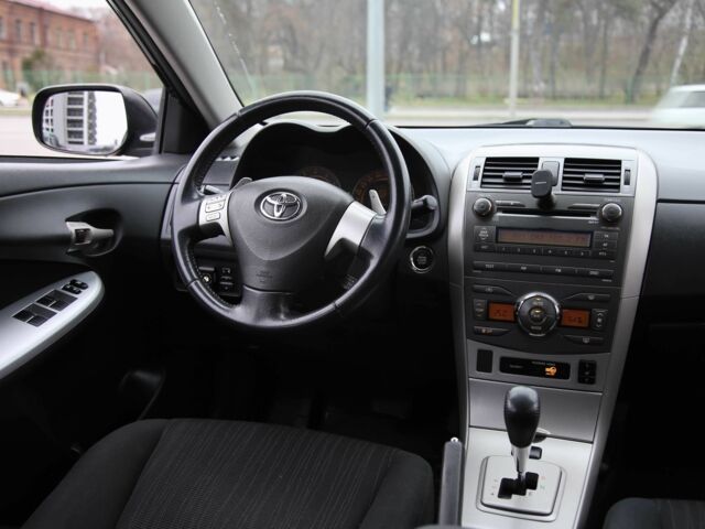 Чорний Тойота Королла, об'ємом двигуна 1.6 л та пробігом 272 тис. км за 6200 $, фото 11 на Automoto.ua