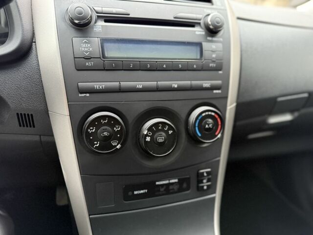 Черный Тойота Королла, объемом двигателя 1.6 л и пробегом 149 тыс. км за 6100 $, фото 22 на Automoto.ua