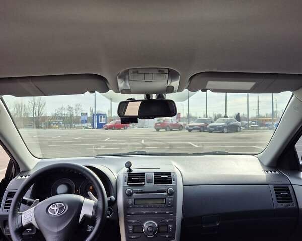 Черный Тойота Королла, объемом двигателя 1.6 л и пробегом 211 тыс. км за 6200 $, фото 5 на Automoto.ua