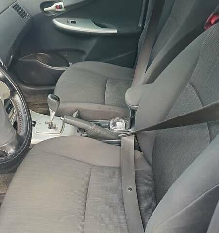 Черный Тойота Королла, объемом двигателя 1.6 л и пробегом 215 тыс. км за 6200 $, фото 3 на Automoto.ua