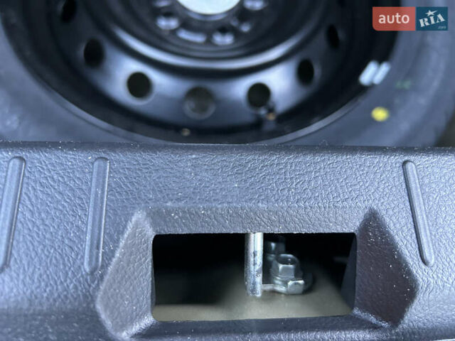 Черный Тойота Королла, объемом двигателя 1.6 л и пробегом 42 тыс. км за 10300 $, фото 30 на Automoto.ua