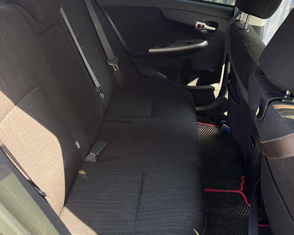 Черный Тойота Королла, объемом двигателя 1.6 л и пробегом 183 тыс. км за 7500 $, фото 7 на Automoto.ua