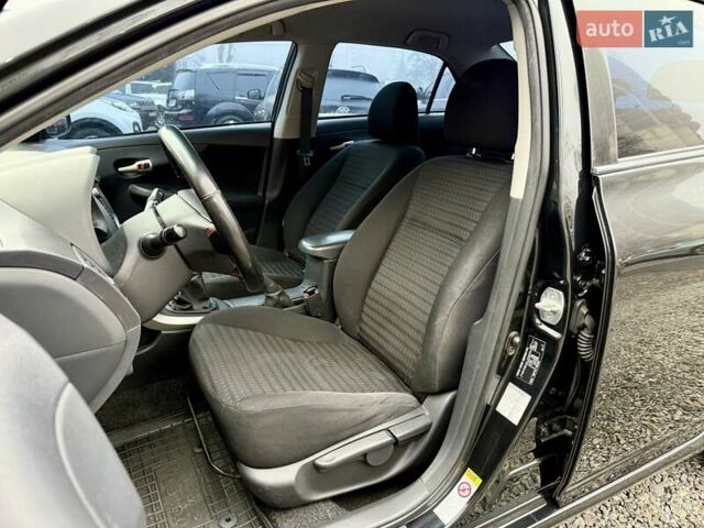 Черный Тойота Королла, объемом двигателя 1.6 л и пробегом 180 тыс. км за 6600 $, фото 7 на Automoto.ua