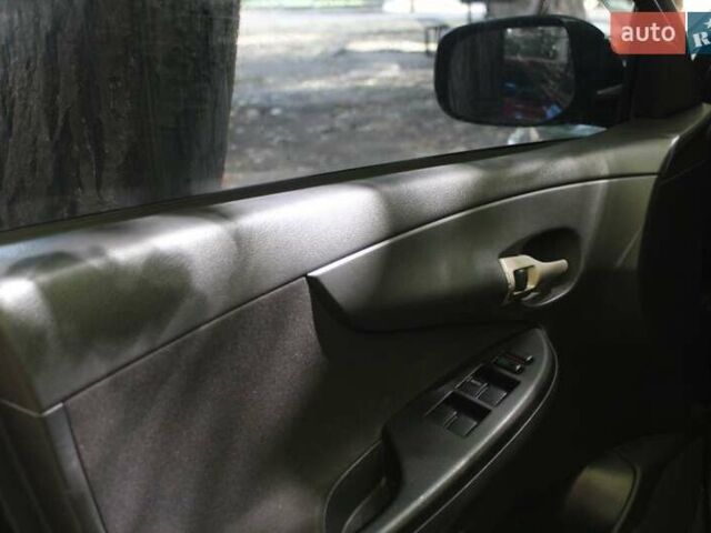 Черный Тойота Королла, объемом двигателя 1.6 л и пробегом 250 тыс. км за 5000 $, фото 3 на Automoto.ua