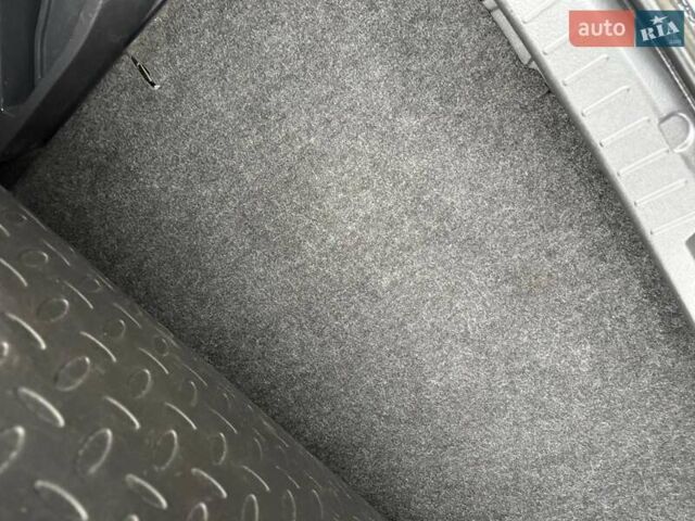 Черный Тойота Королла, объемом двигателя 1.59 л и пробегом 192 тыс. км за 9250 $, фото 31 на Automoto.ua