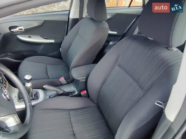 Черный Тойота Королла, объемом двигателя 1.6 л и пробегом 236 тыс. км за 7500 $, фото 19 на Automoto.ua