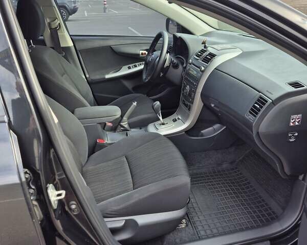 Черный Тойота Королла, объемом двигателя 1.6 л и пробегом 211 тыс. км за 6200 $, фото 8 на Automoto.ua