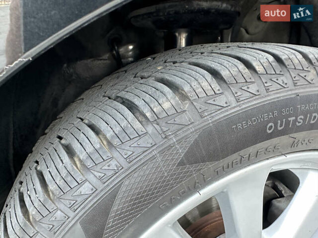 Черный Тойота Королла, объемом двигателя 1.6 л и пробегом 130 тыс. км за 9850 $, фото 13 на Automoto.ua