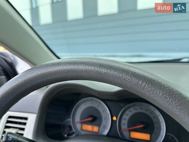 Черный Тойота Королла, объемом двигателя 1.6 л и пробегом 130 тыс. км за 9850 $, фото 21 на Automoto.ua